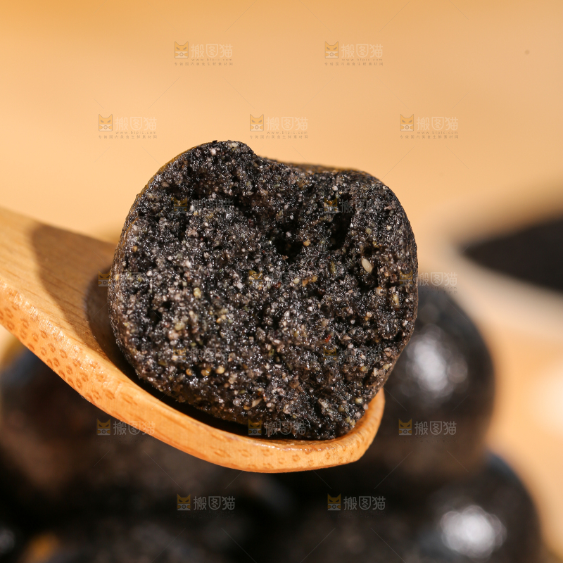 浅底上的芝麻丸