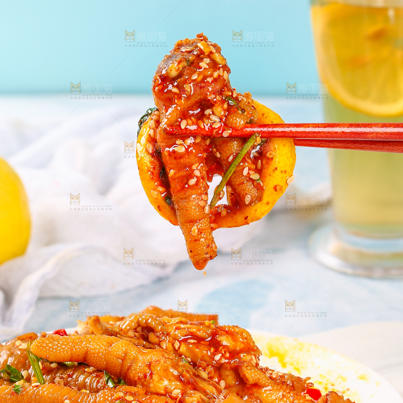 浅底上的香辣鸡爪