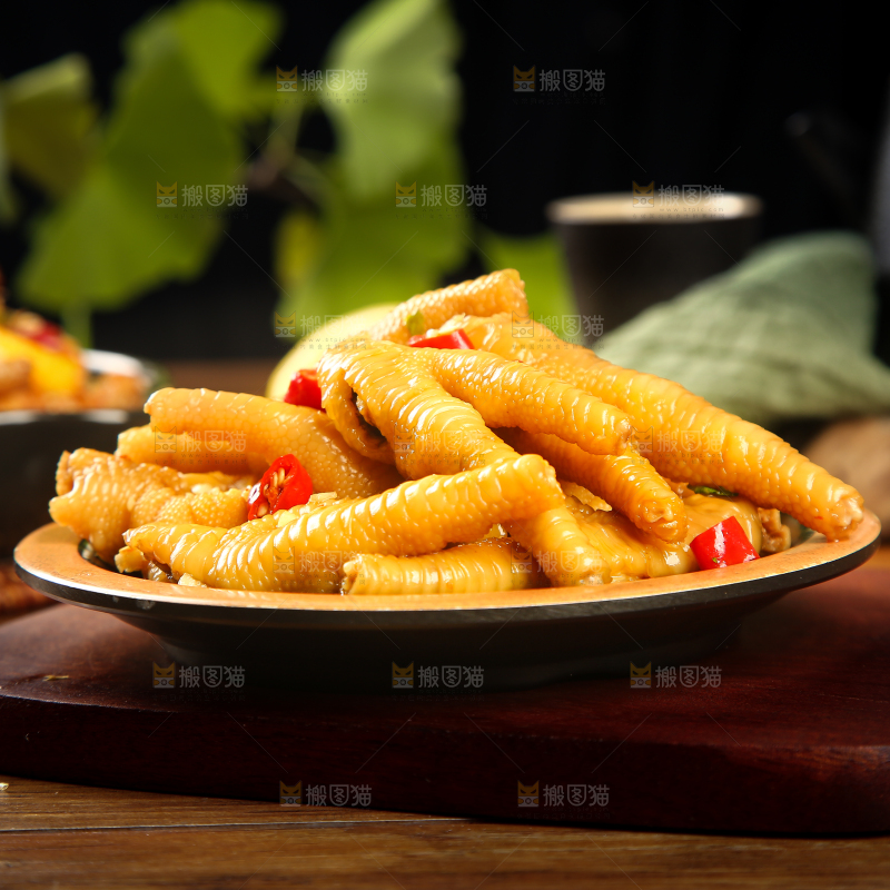 深底上的柠檬鸡爪
