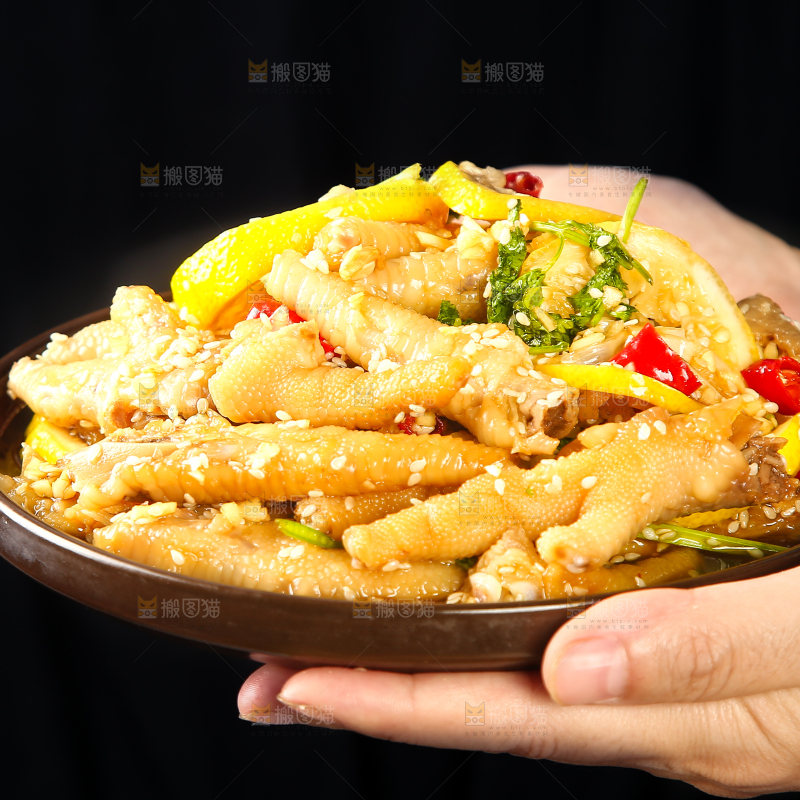 深底上的柠檬鸡爪