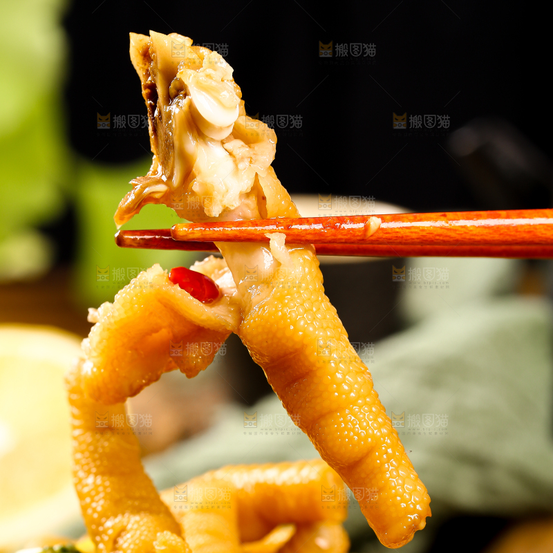 深底上的柠檬鸡爪