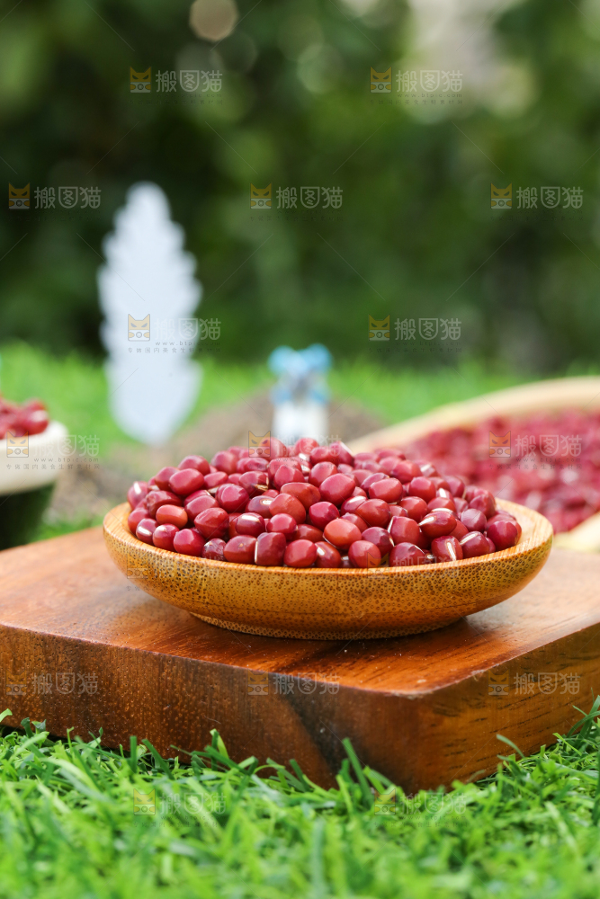 深底上的红豆