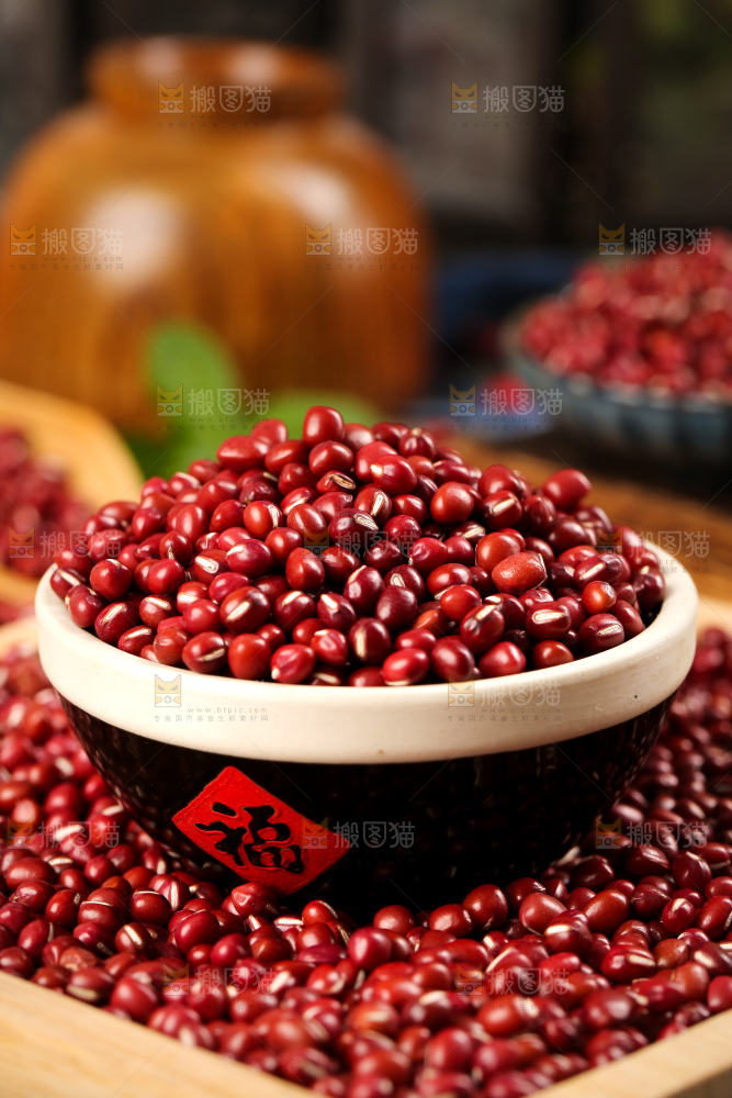 深底上的红豆