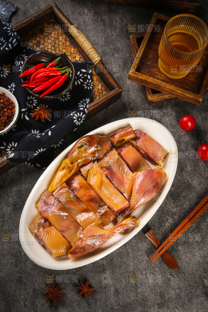 深底上的风干鸭