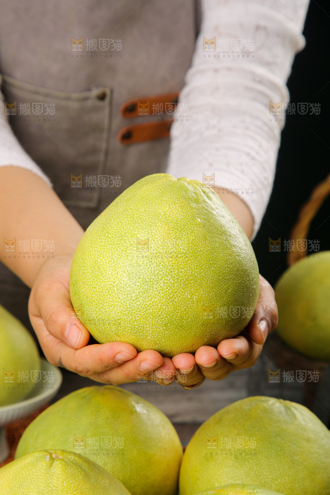 深底上的文旦柚