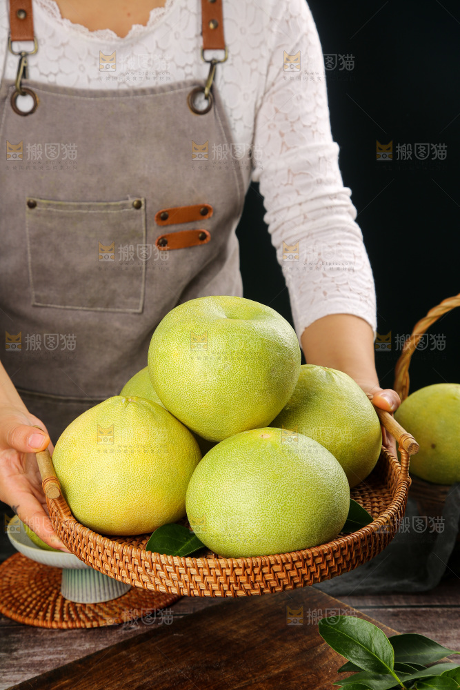 深底上的文旦柚
