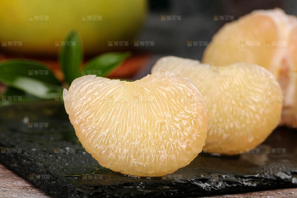 深底上的文旦柚