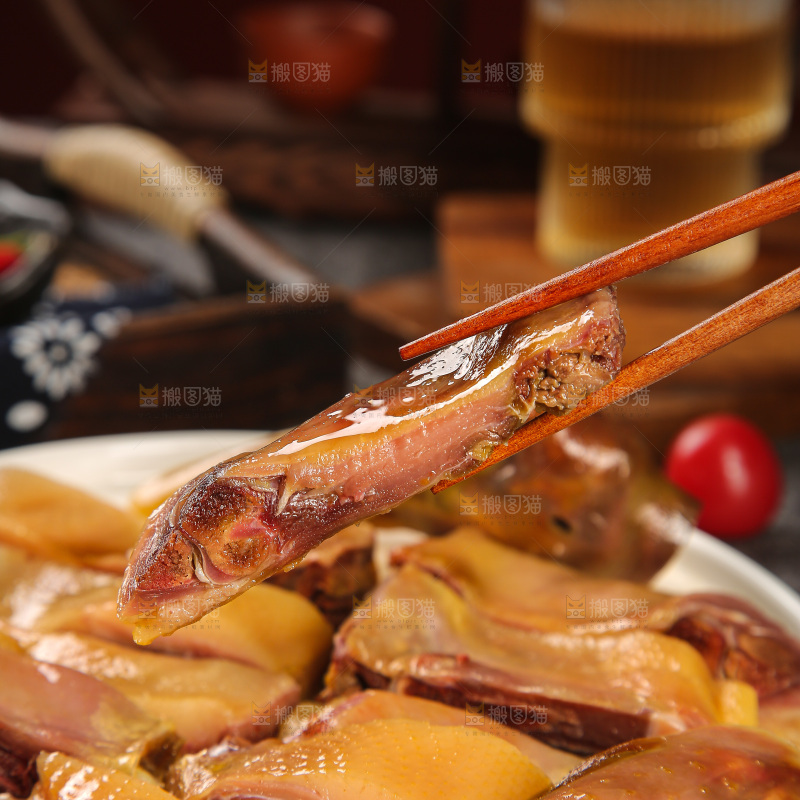 深底上的风干鸭