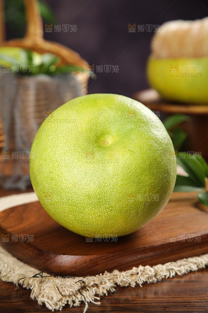 深底上的文旦柚