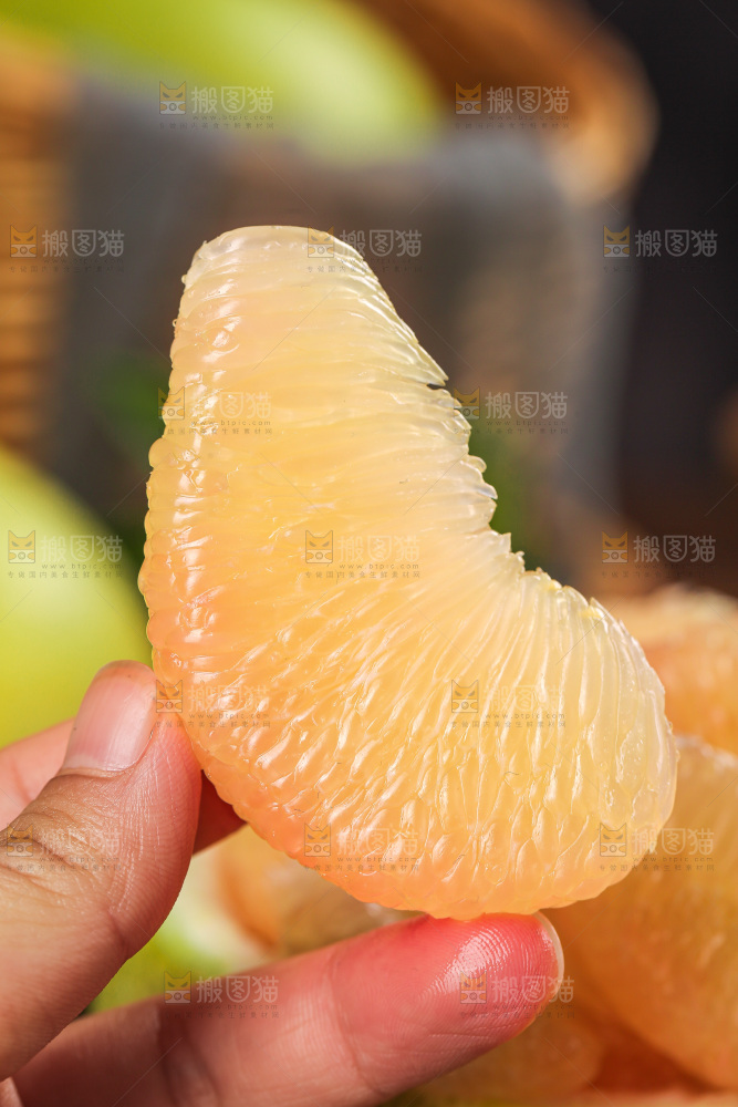 深底上的文旦柚