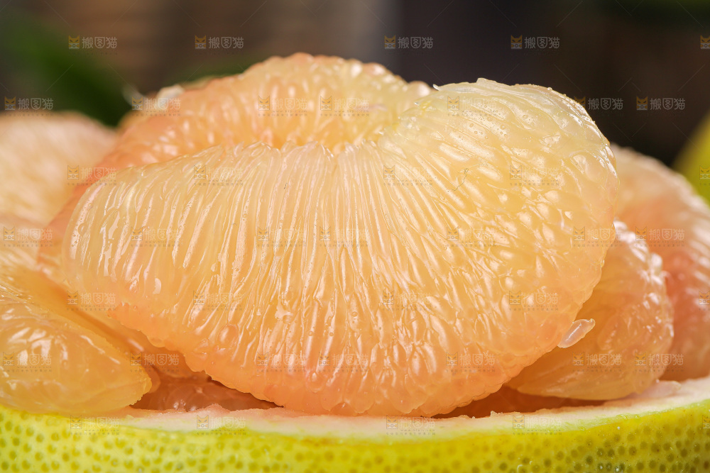 深底上的文旦柚
