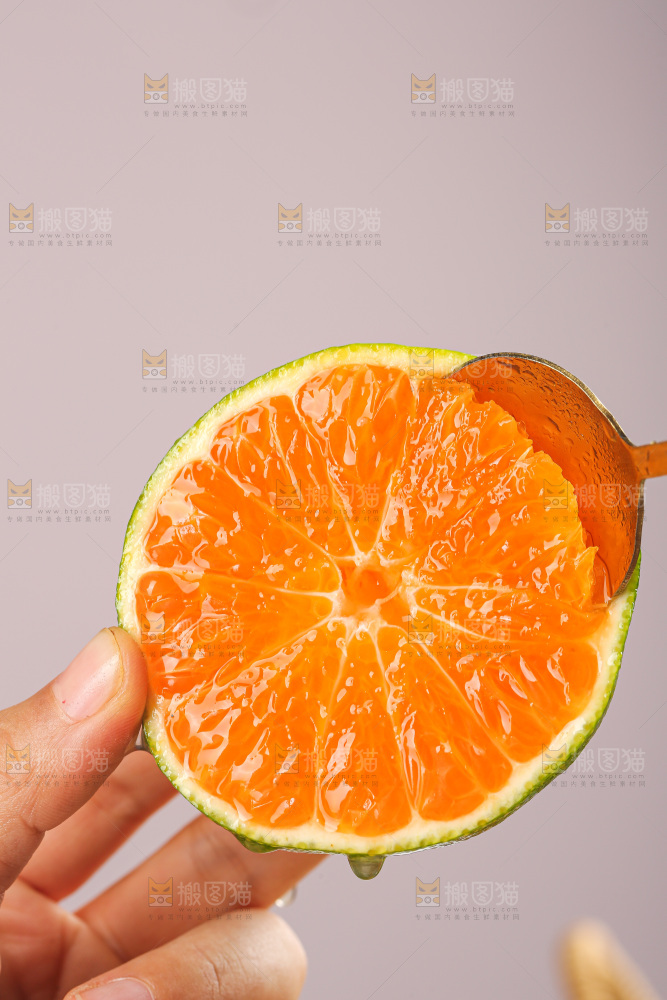 浅底上的青皮蜜桔