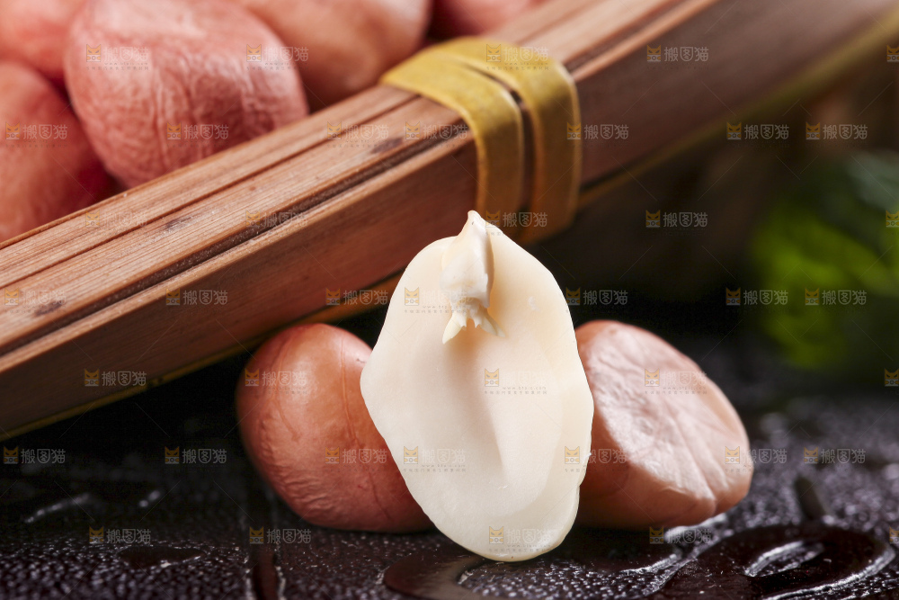 深底上的花生米