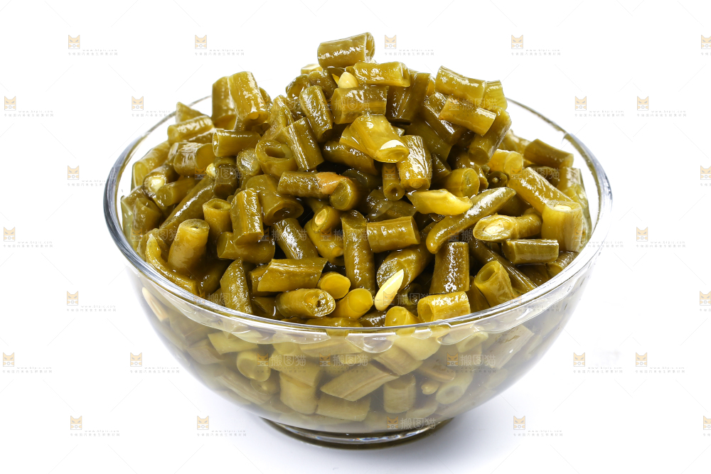 白底上的酸豆角