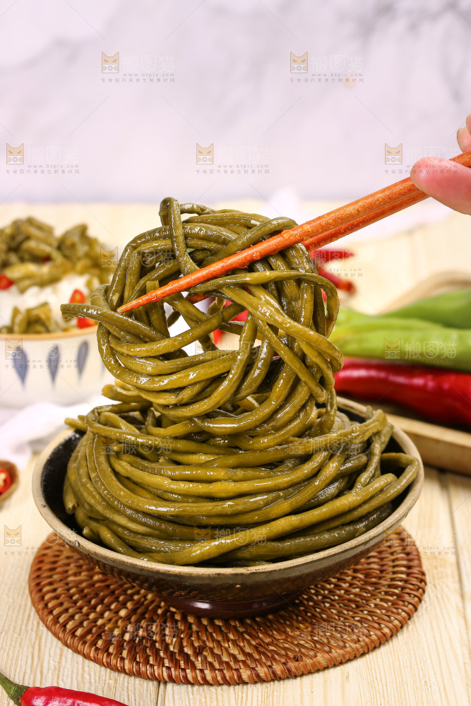 浅底上的酸豆角