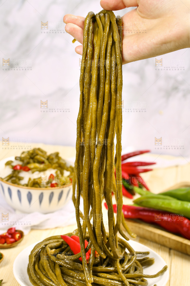 浅底上的酸豆角