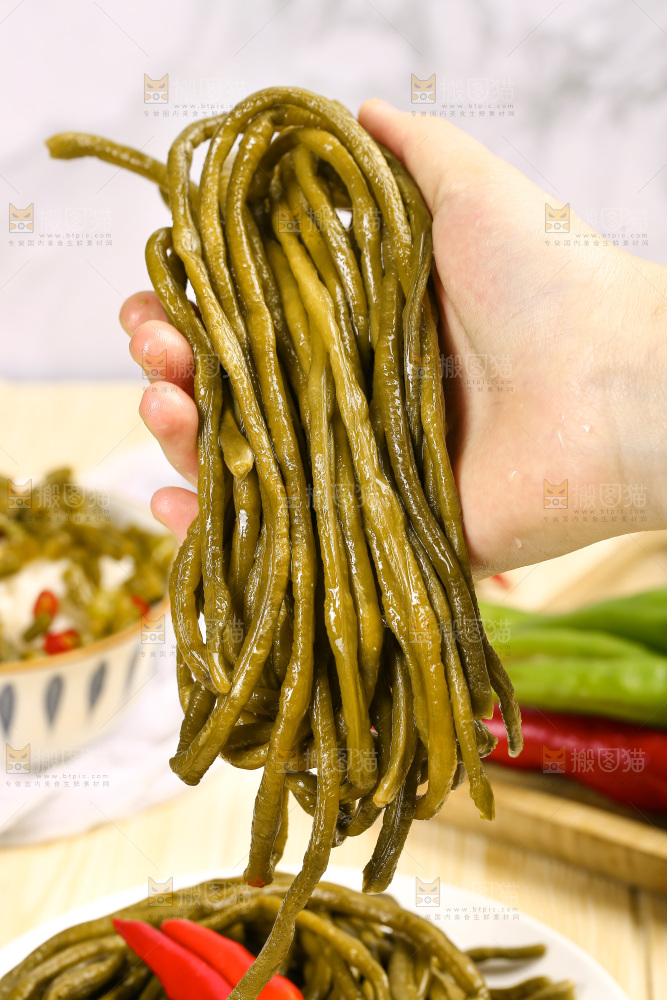 浅底上的酸豆角