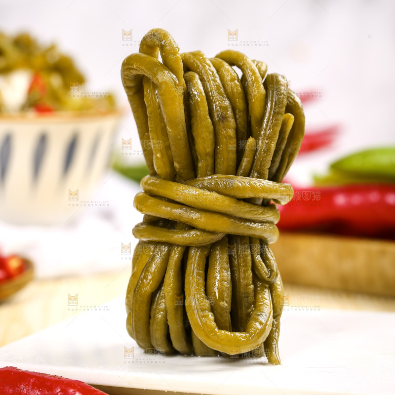浅底上的酸豆角
