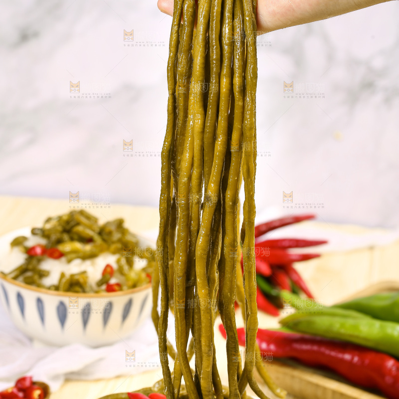 浅底上的酸豆角