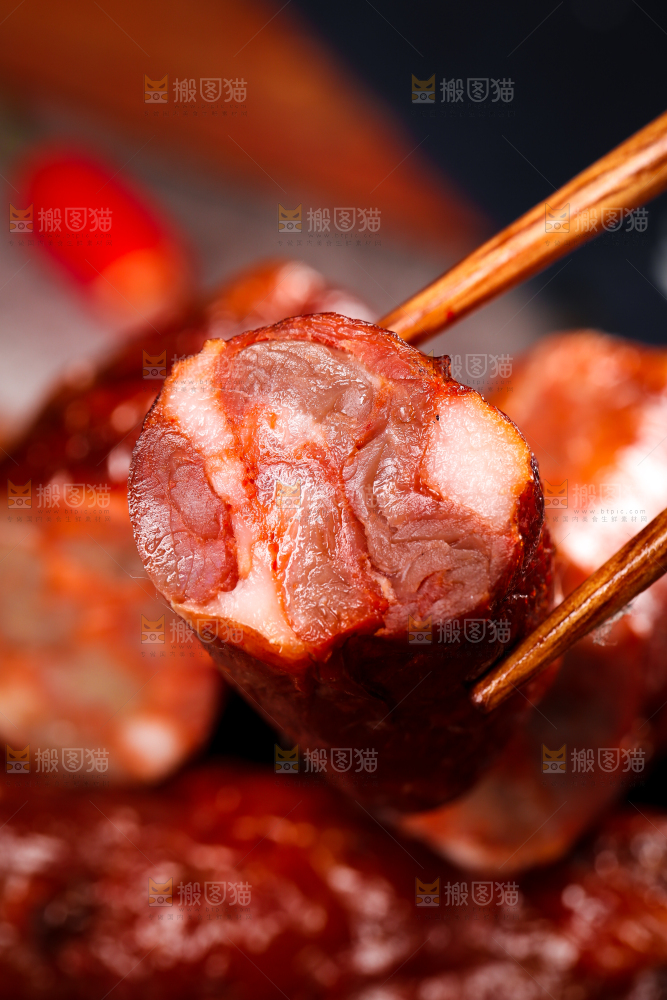 深底上的麻辣香肠