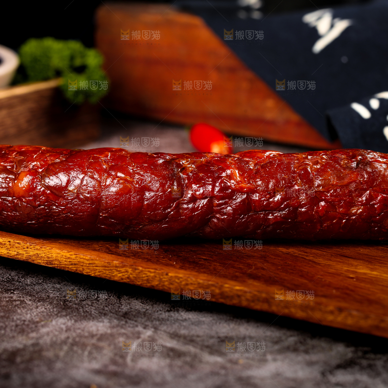 深底上的麻辣香肠