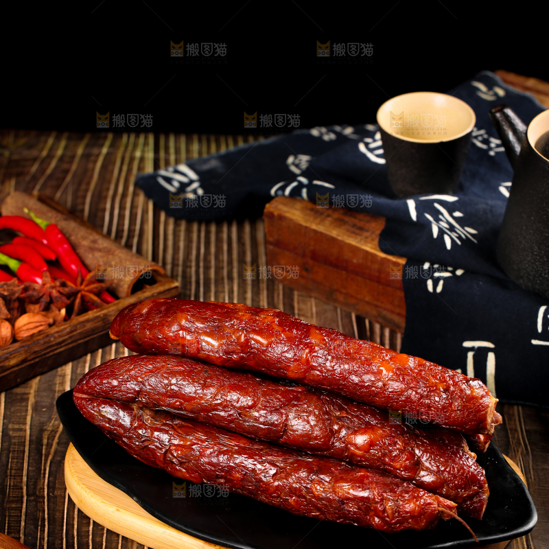 深底上的麻辣香肠