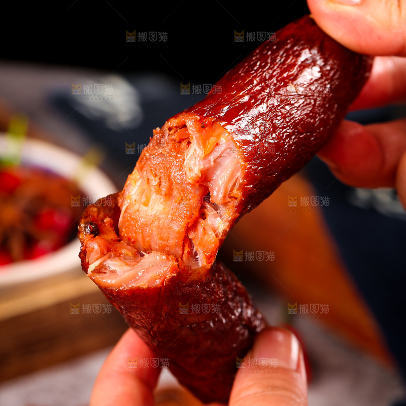 深底上的麻辣香肠