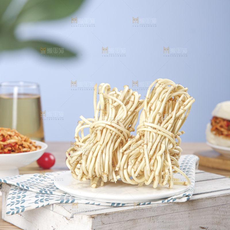 木底上的折耳根
