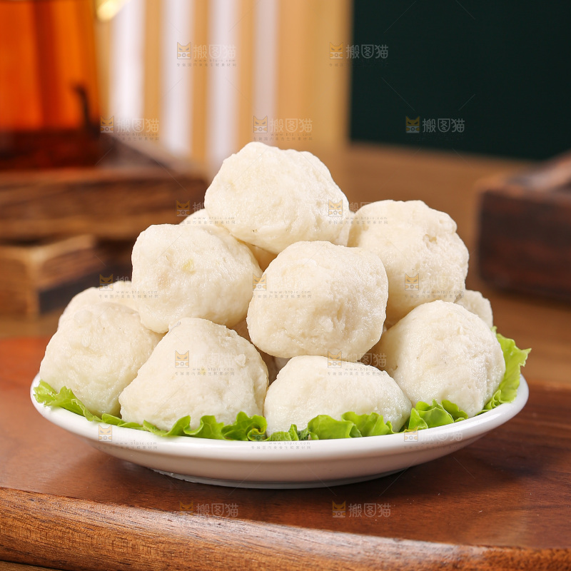 木底上的鱼丸