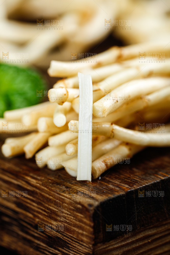 深底上的折耳根