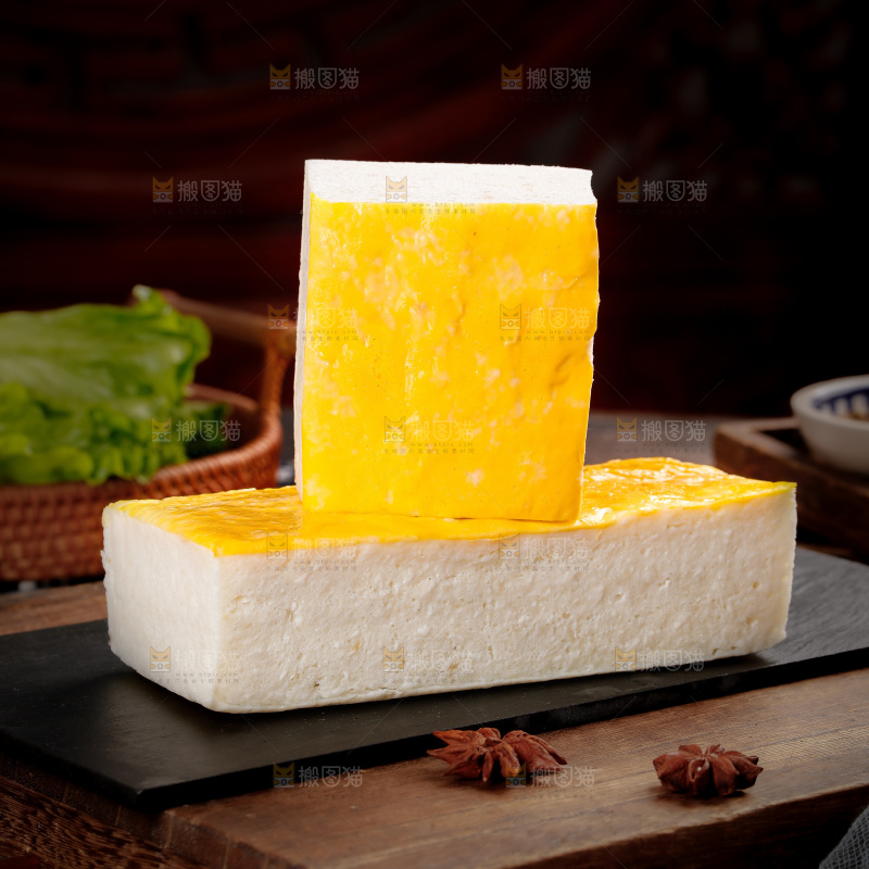 深底上的鱼糕