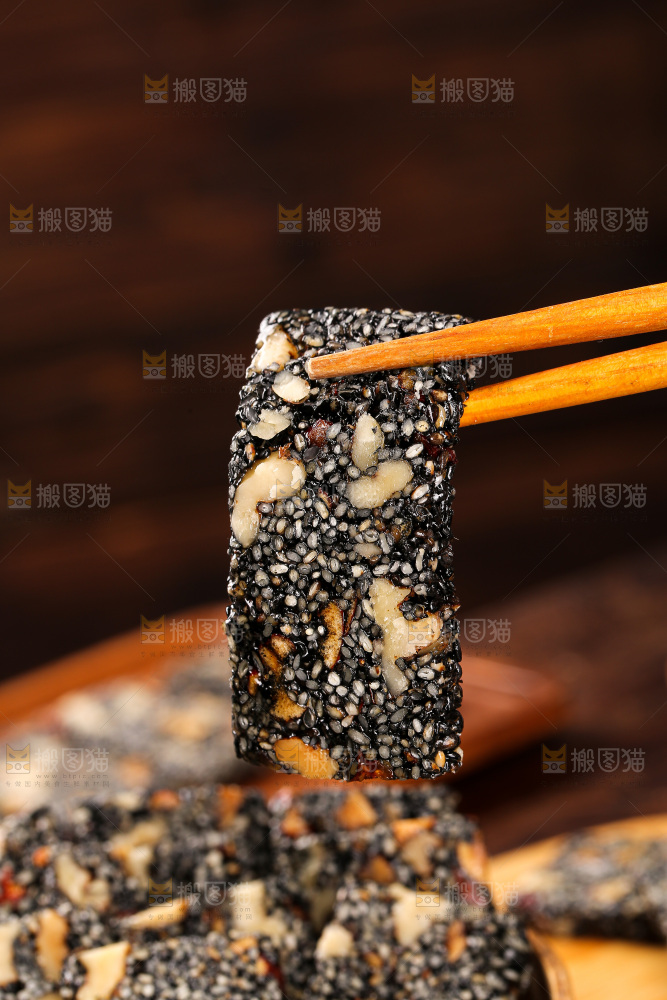 深底上的芝麻糕