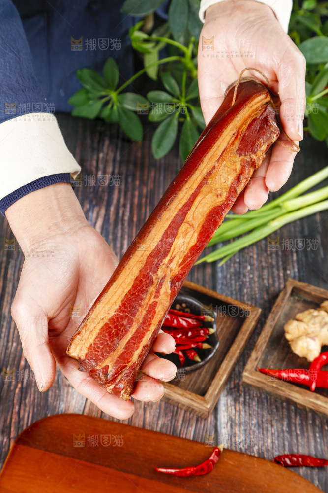深底上的腊肉