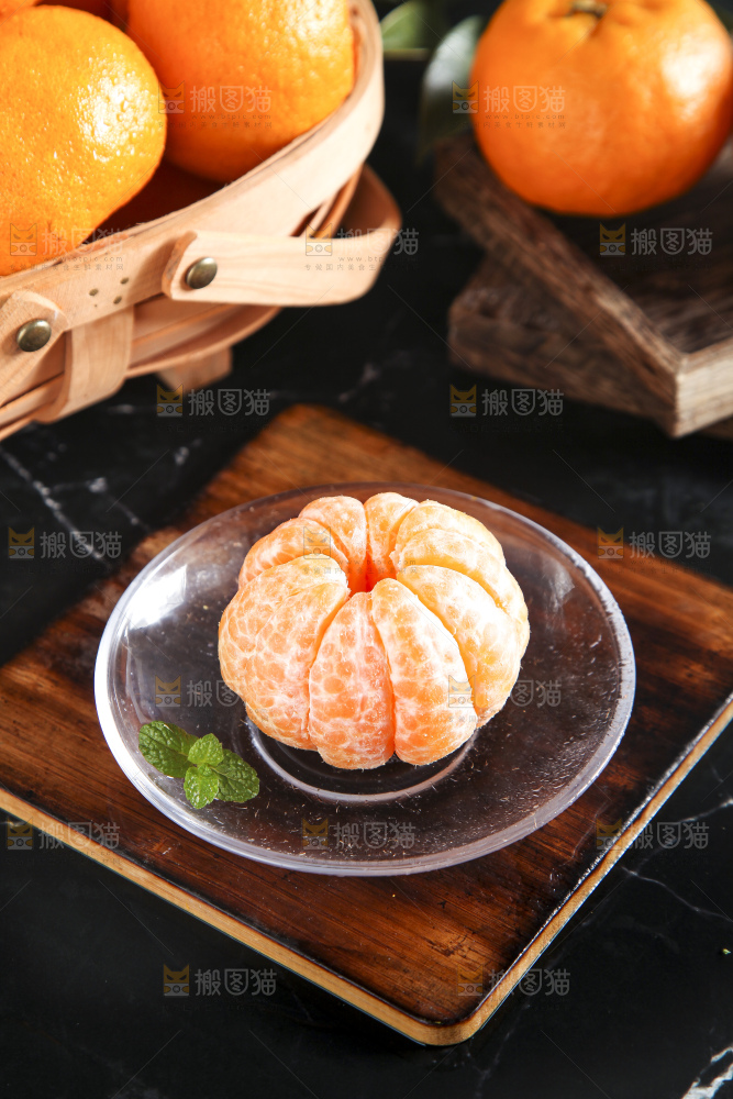 深底上的蜜桔