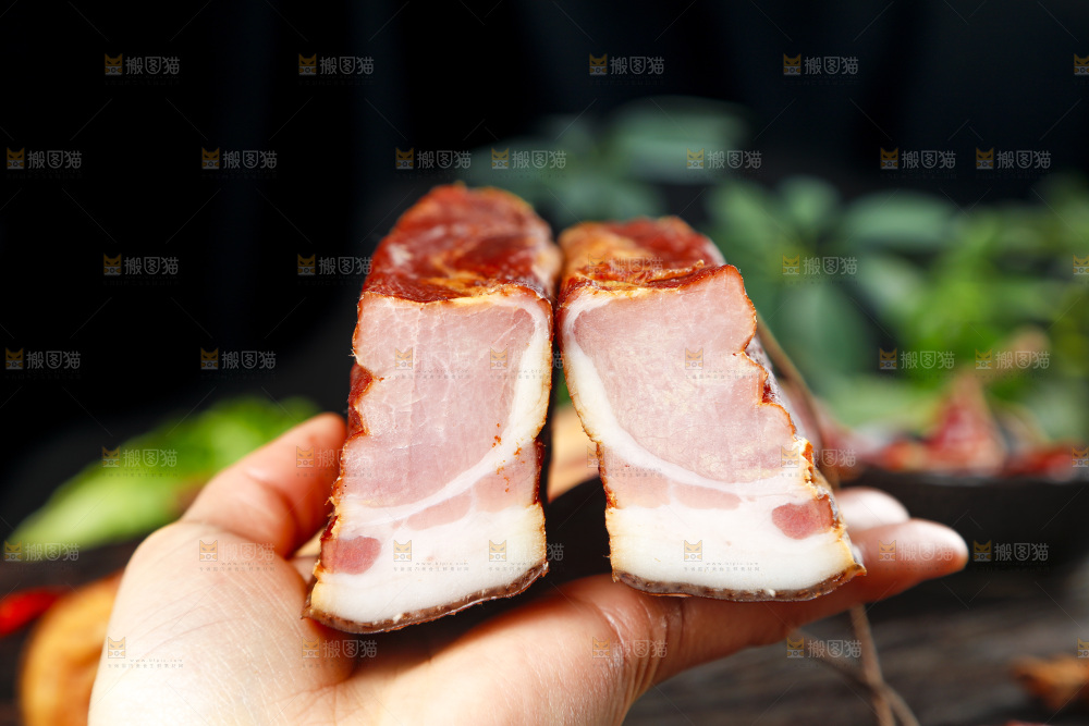 深底上的腊肉