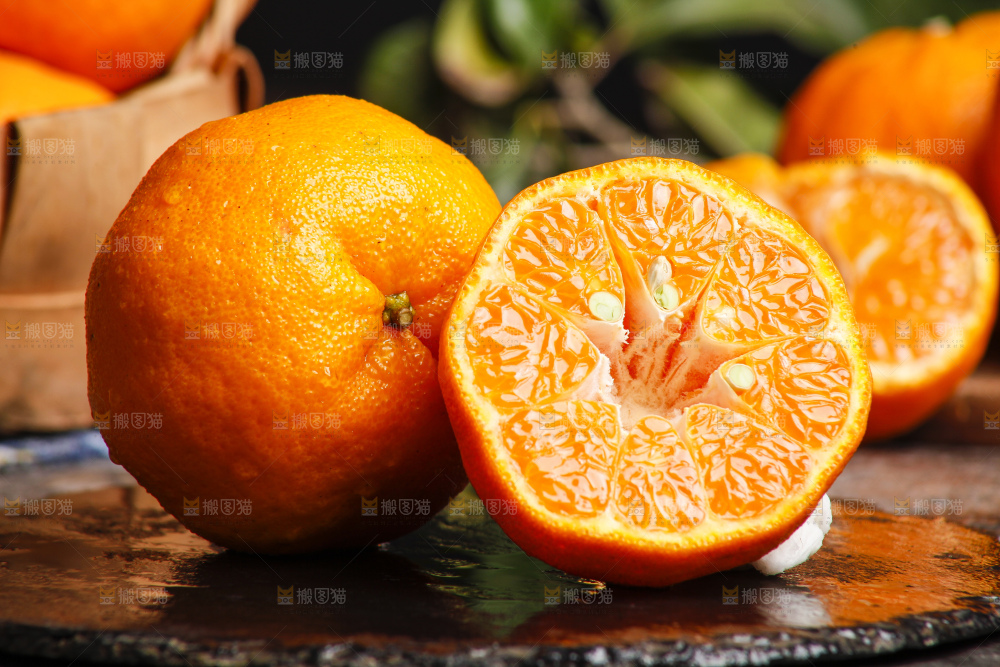 深底上的蜜桔