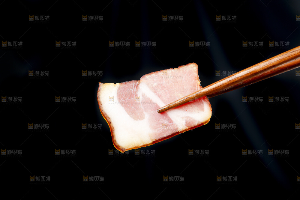 深底上的腊肉