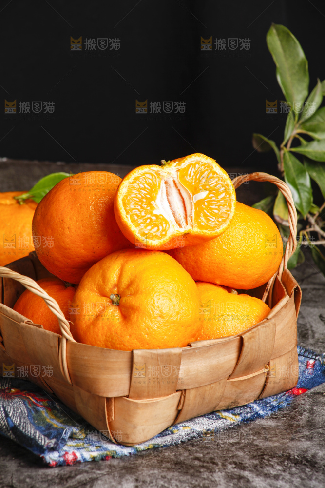 深底上的蜜桔