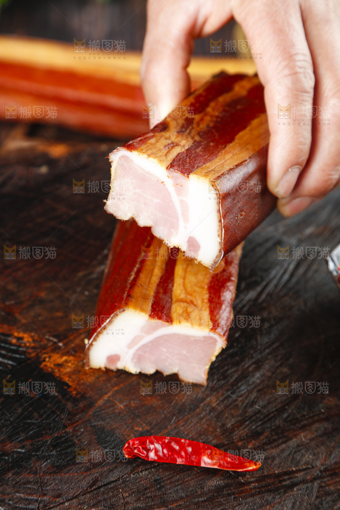 深底上的腊肉