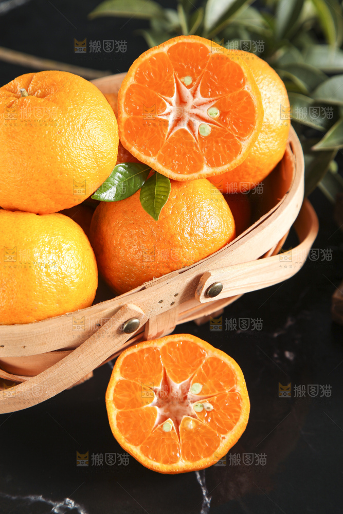 深底上的蜜桔