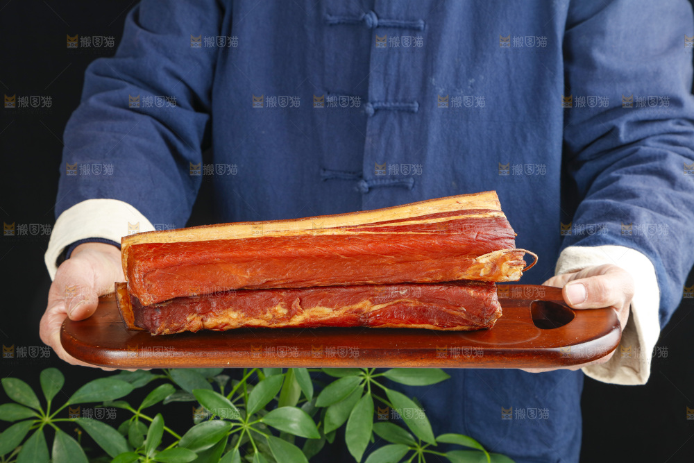 深底上的腊肉