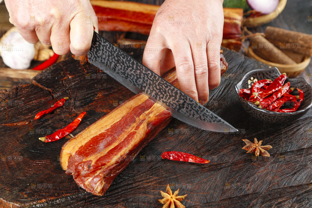 深底上的腊肉