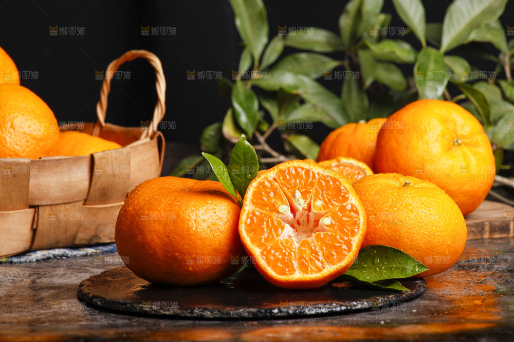 深底上的蜜桔