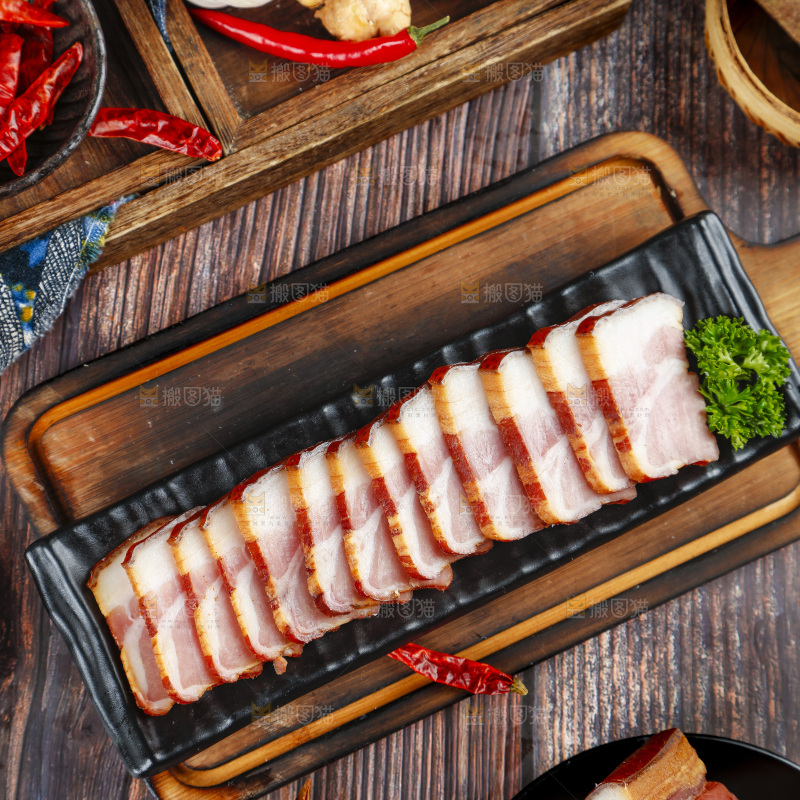 深底上的腊肉