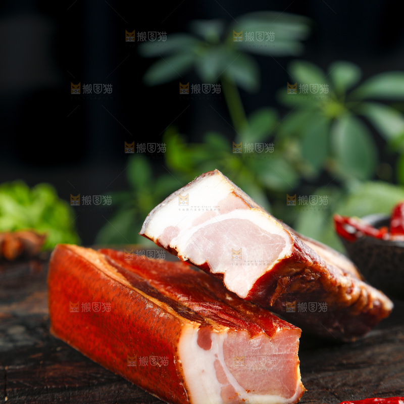 深底上的腊肉
