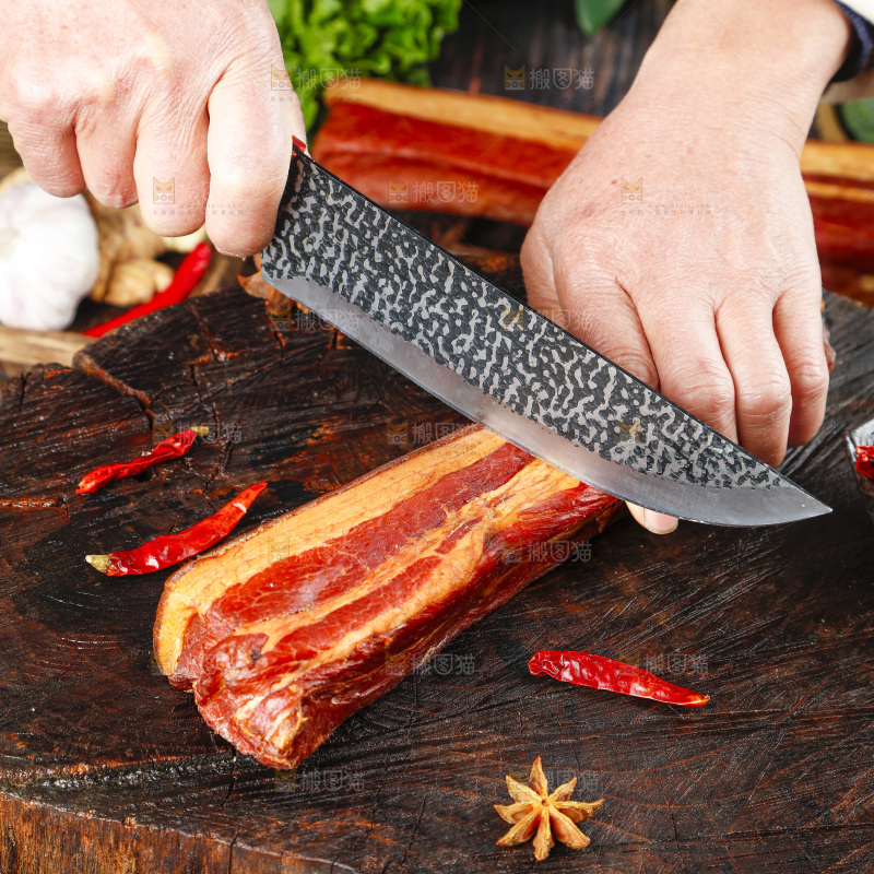 深底上的腊肉