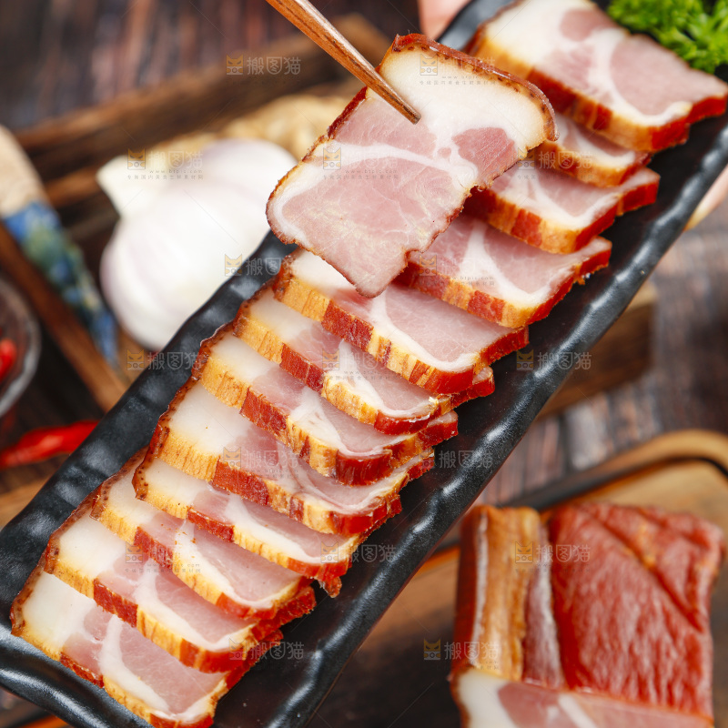 深底上的腊肉