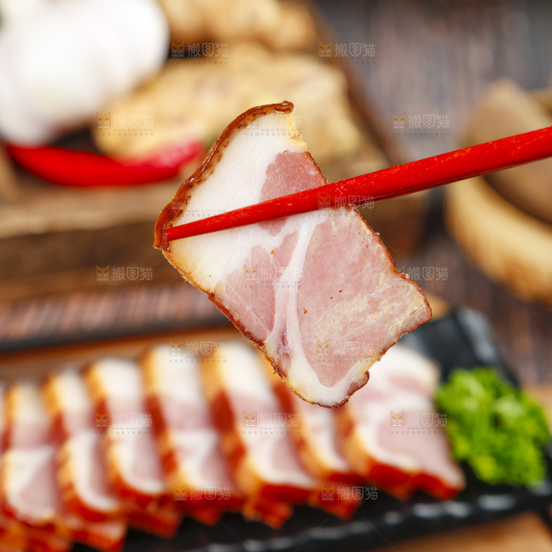 深底上的腊肉