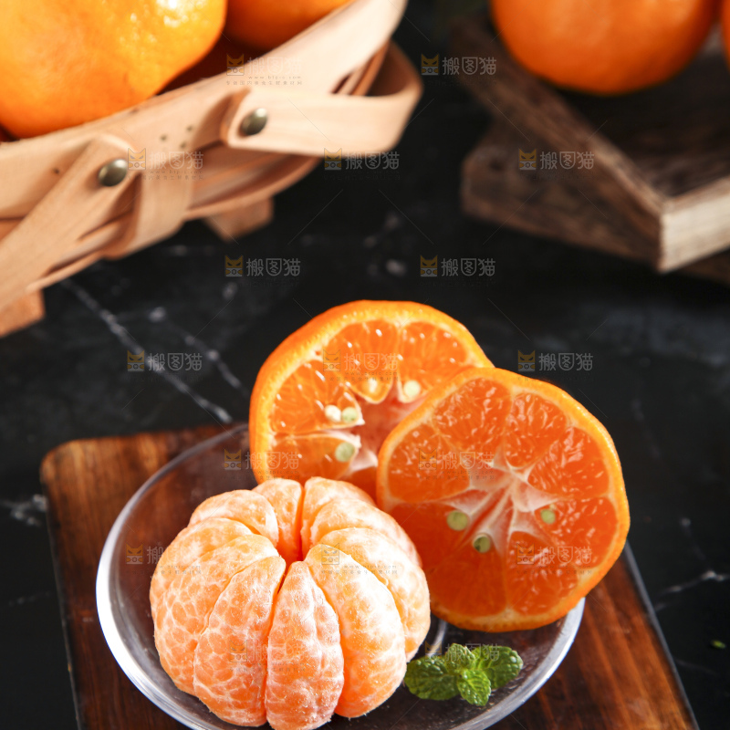 深底上的蜜桔