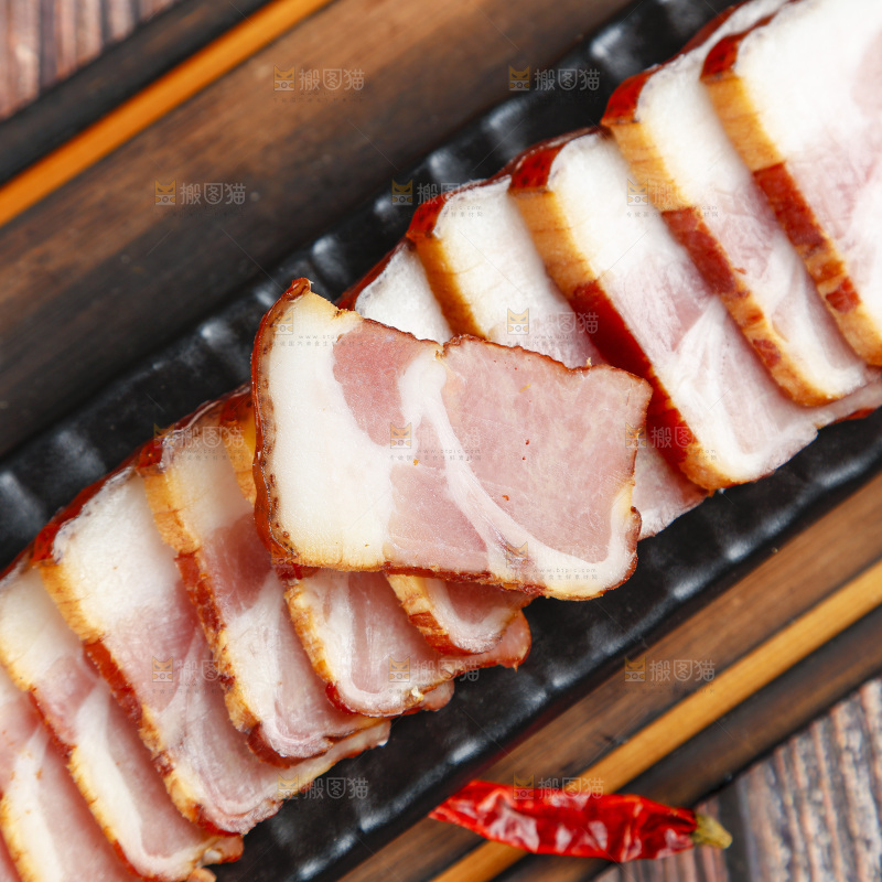 深底上的腊肉